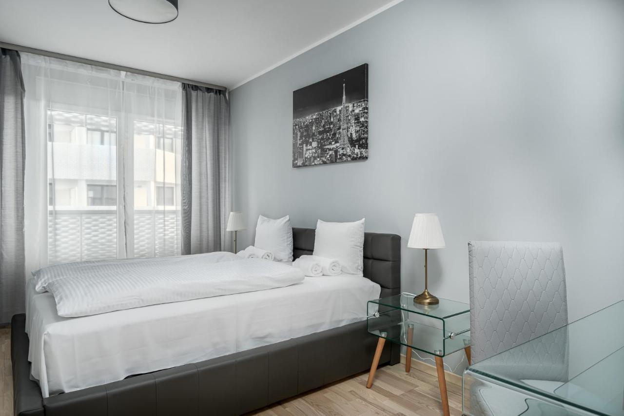 Rentplanet - Apartamenty Atal Tower Wrocław Eksteriør bilde