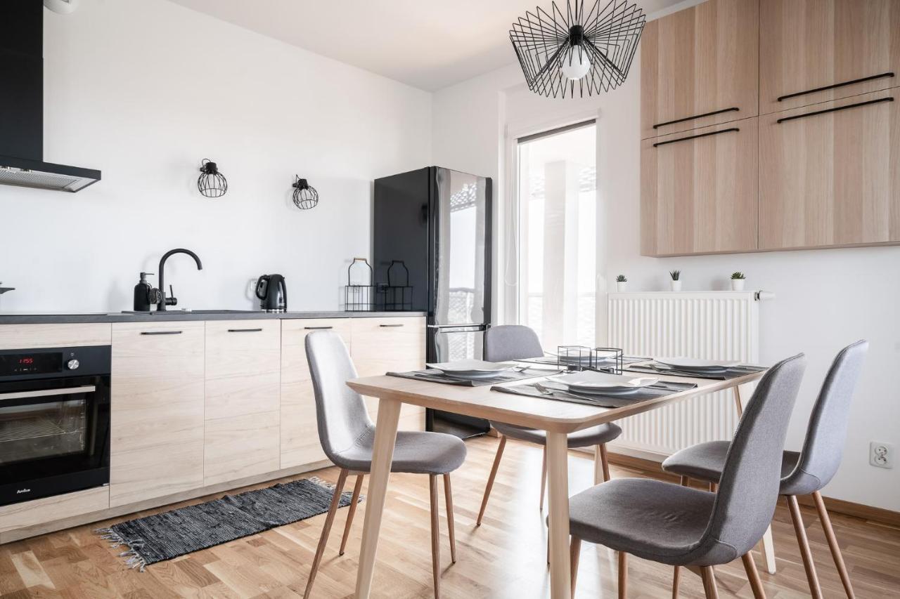 Rentplanet - Apartamenty Atal Tower Wrocław Eksteriør bilde