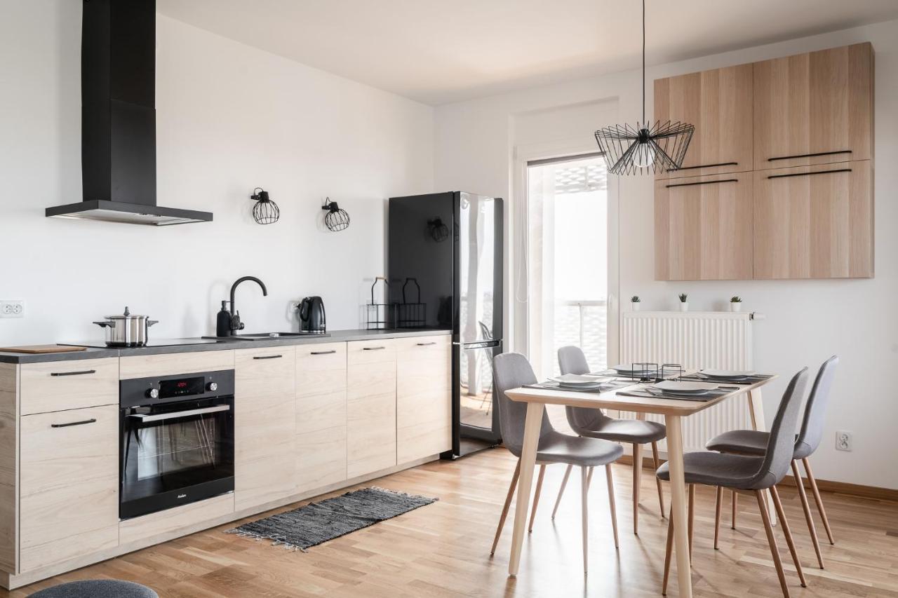 Rentplanet - Apartamenty Atal Tower Wrocław Eksteriør bilde