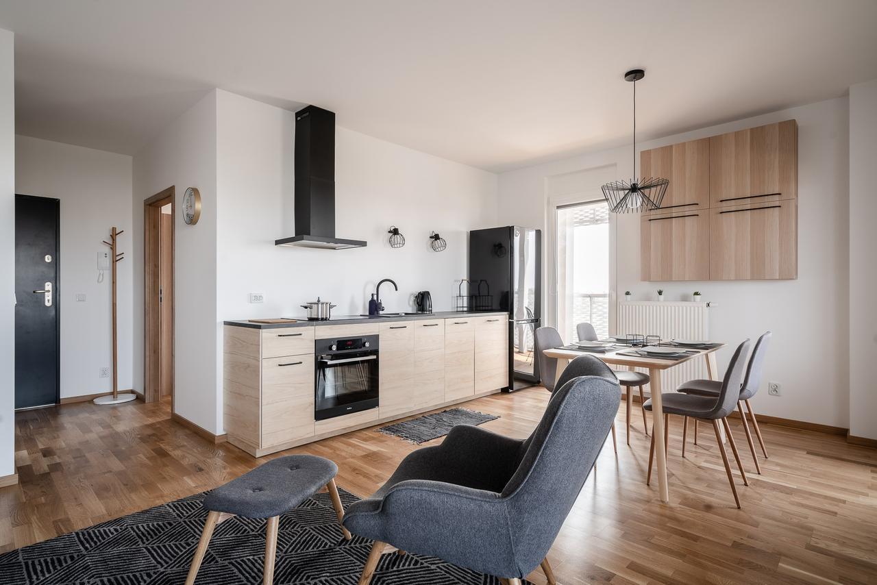 Rentplanet - Apartamenty Atal Tower Wrocław Eksteriør bilde