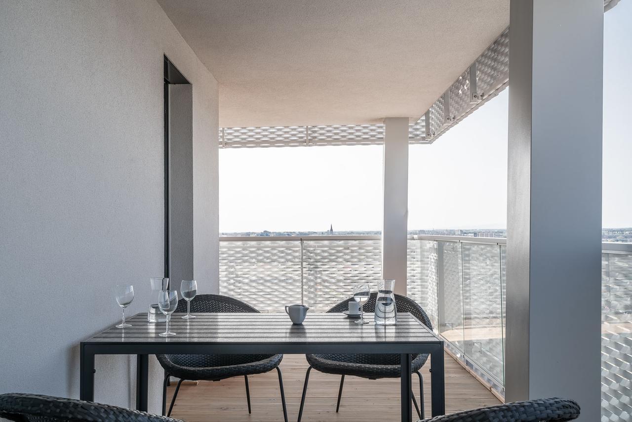 Rentplanet - Apartamenty Atal Tower Wrocław Eksteriør bilde