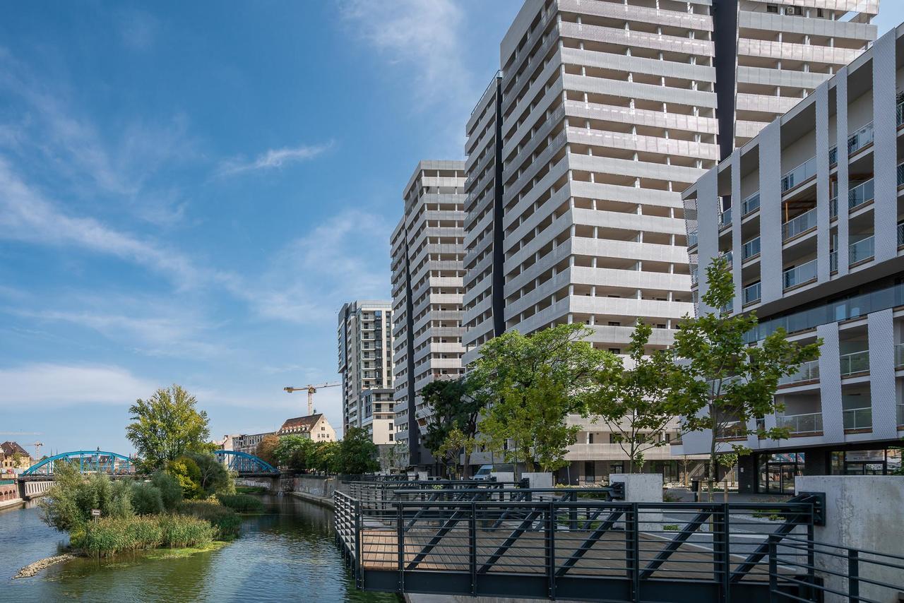 Rentplanet - Apartamenty Atal Tower Wrocław Eksteriør bilde